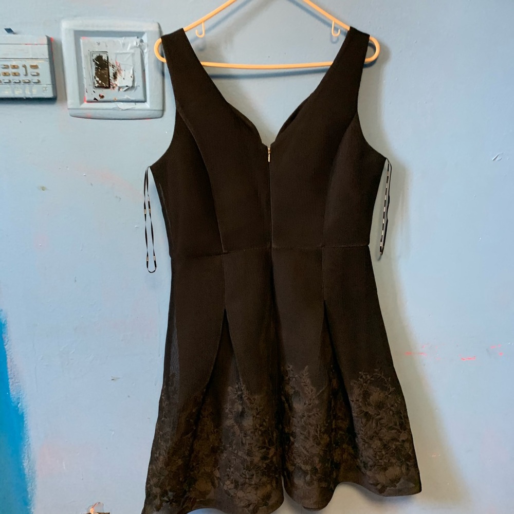 Dress - Picture 2 of 6